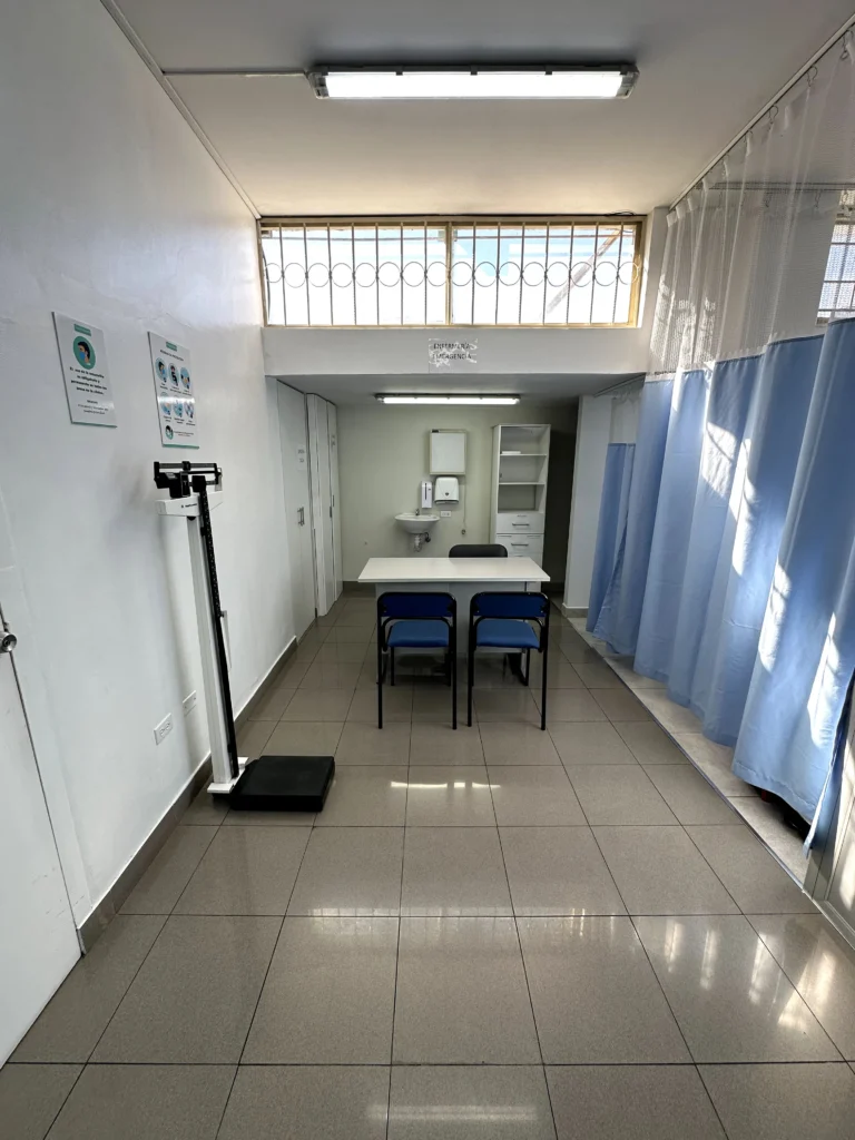 Instalaciones de Emergencias 24/7 en Clínica Moderna Quito