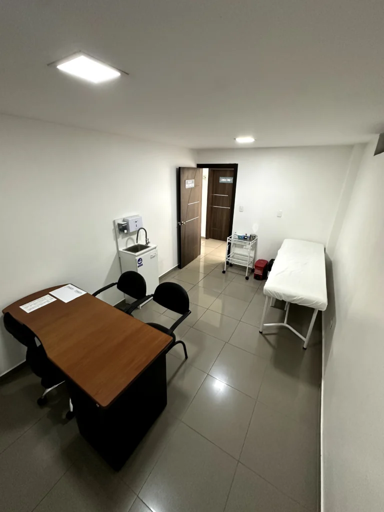 Consultorio médico de Clínica Moderna Quito