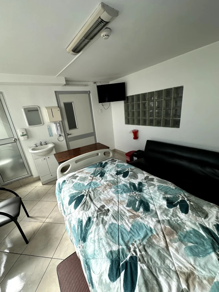 Habitación para maternidad en Clínica Moderna Quito