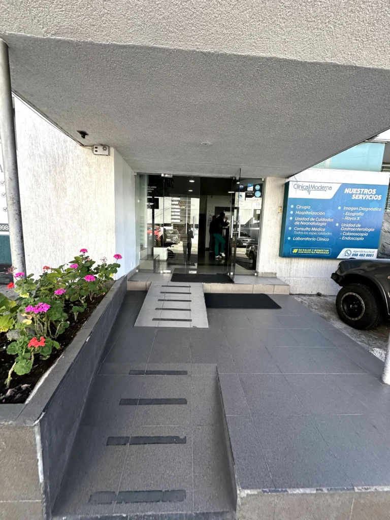 Ingreso de Clínica Moderna Quito